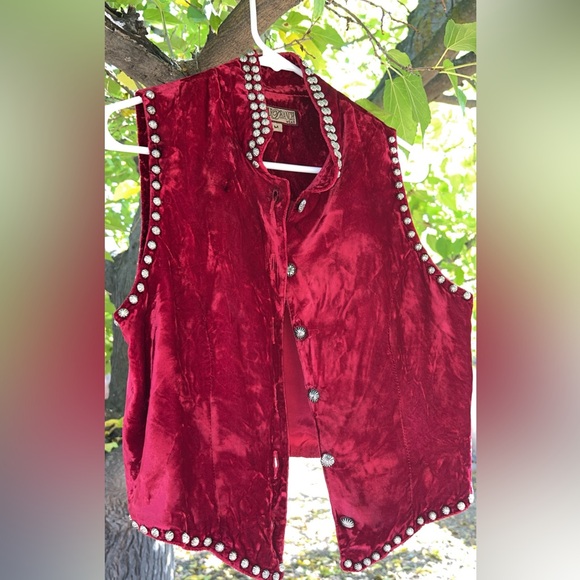Double D Ranch red velvet western vest - Picture 3 of 8